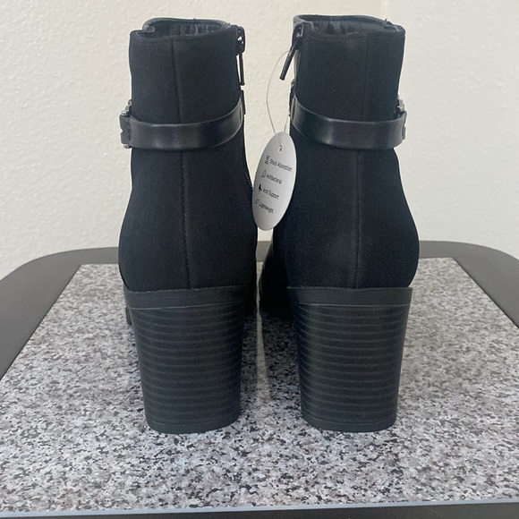 NIB: Croft & Barrow Black Boots. - Picture 5 of 5